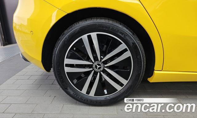 Mercedes-Benz A-Class (W177) A220 Hatchback 2021 — фото 5