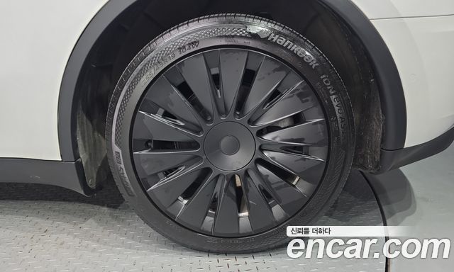 Tesla Model Y Long Range AWD 2021 — фото 21