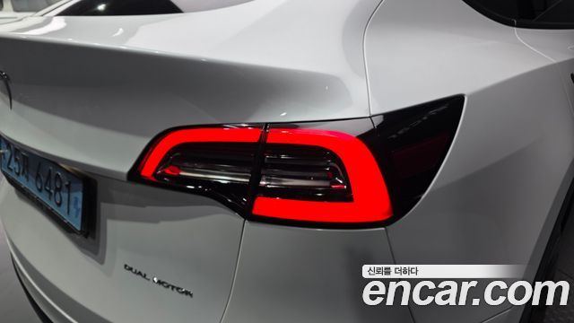 Tesla Model Y Long Range AWD 2021 — фото 23