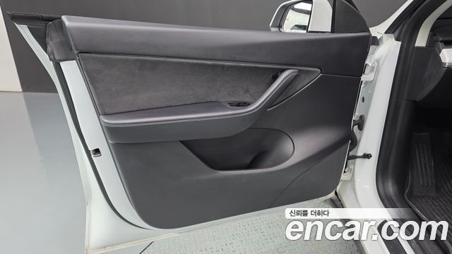 Tesla Model Y Long Range AWD 2021 — фото 24