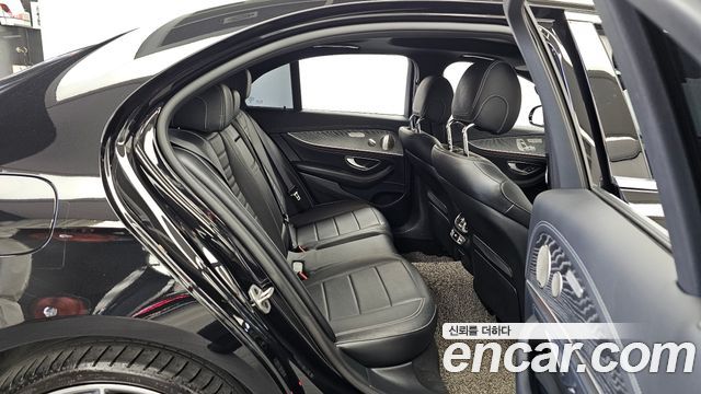 Mercedes-Benz E-Class (W213) E350 4MATIC AMG Line 2022 — фото 12