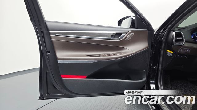 Hyundai Grandeur Hybrid (IG) Exclusive Special 2018 — фото 24