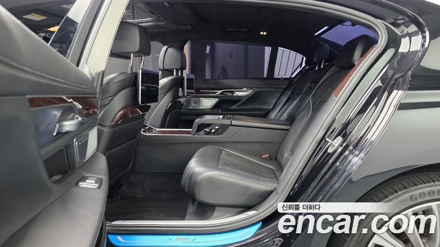 BMW 7 Series (G11) 750Li xDrive Prestige 2016 — фото 12