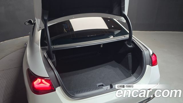 Mercedes-Benz E-Class (W214) E200 Avantgarde 2025 — фото 31