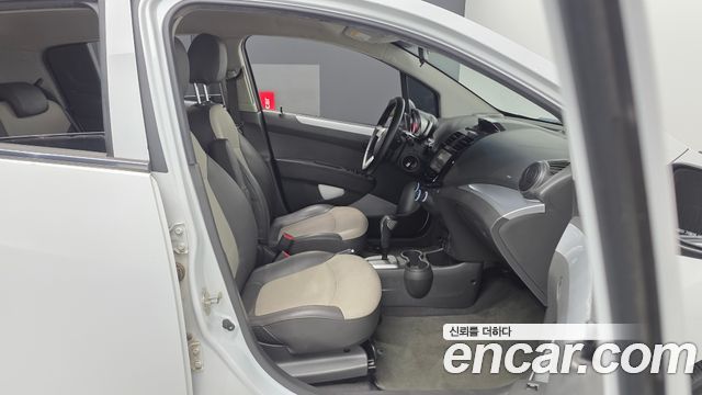 Chevrolet Spark Spark S LT 2014 — фото 11