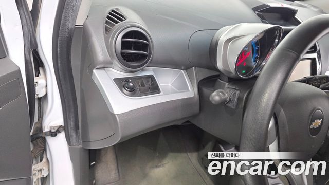 Chevrolet Spark Spark S LT 2014 — фото 33