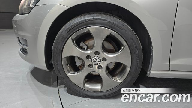 Volkswagen Golf (VII) 2.0 TDI Premium 2016 — фото 5