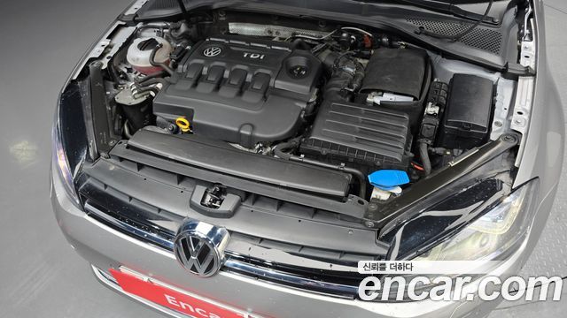 Volkswagen Golf (VII) 2.0 TDI Premium 2016 — фото 6