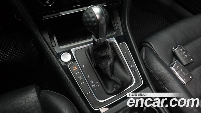 Volkswagen Golf (VII) 2.0 TDI Premium 2016 — фото 9
