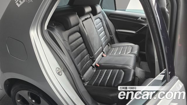 Volkswagen Golf (VII) 2.0 TDI Premium 2016 — фото 12