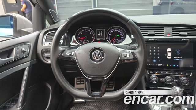 Volkswagen Golf (VII) 2.0 TDI Premium 2016 — фото 13