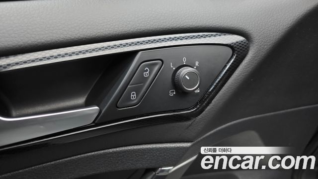Volkswagen Golf (VII) 2.0 TDI Premium 2016 — фото 17