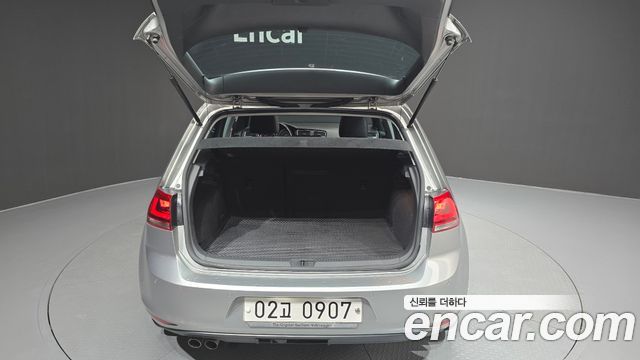 Volkswagen Golf (VII) 2.0 TDI Premium 2016 — фото 20