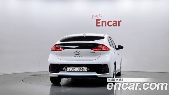 Hyundai Ioniq Hybrid Q 2016 — фото 4
