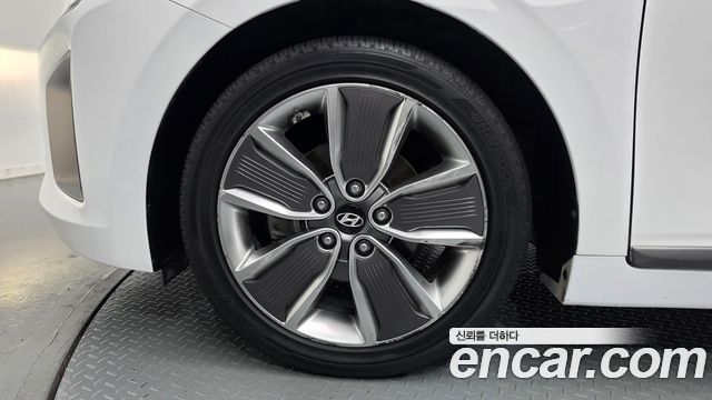 Hyundai Ioniq Hybrid Q 2016 — фото 5