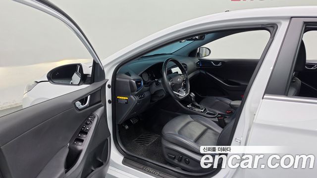 Hyundai Ioniq Hybrid Q 2016 — фото 10