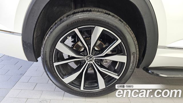 Volkswagen Atlas 2.0 TSI R-LINE 7-Seater 2025 — фото 5