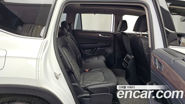 Volkswagen Atlas 2.0 TSI R-LINE 7-Seater 2025 — фото 12