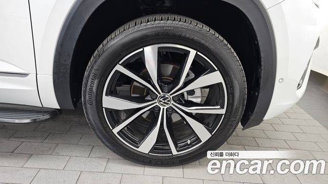 Volkswagen Atlas 2.0 TSI R-LINE 7-Seater 2025 — фото 21