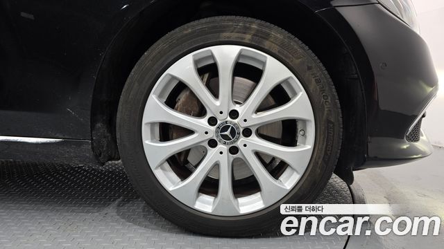 Mercedes-Benz E-Class (W213) E300 4MATIC Exclusive 2019 — фото 5