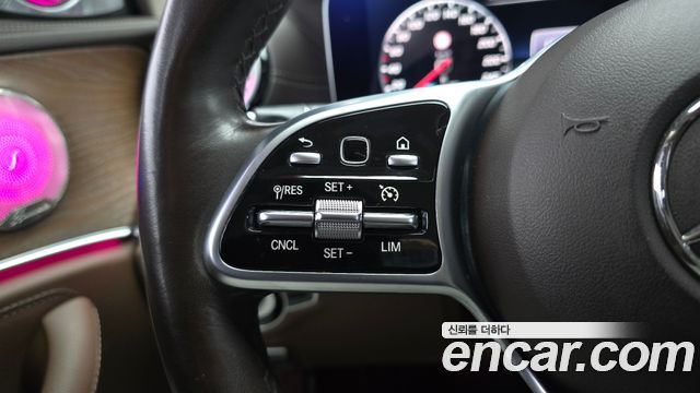 Mercedes-Benz E-Class (W213) E300 4MATIC Exclusive 2019 — фото 19