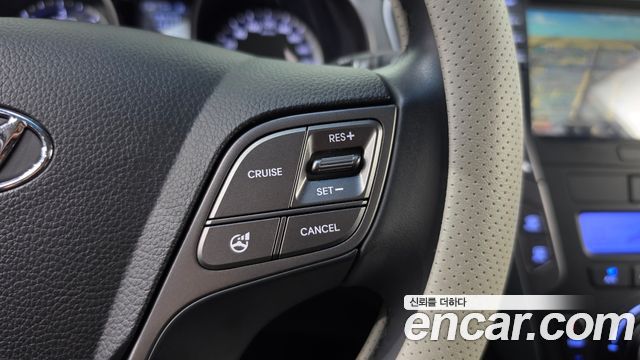 Hyundai Santa Fe (DM) Diesel(e-VGT) 2.0 2WD Premium 2015 — фото 16