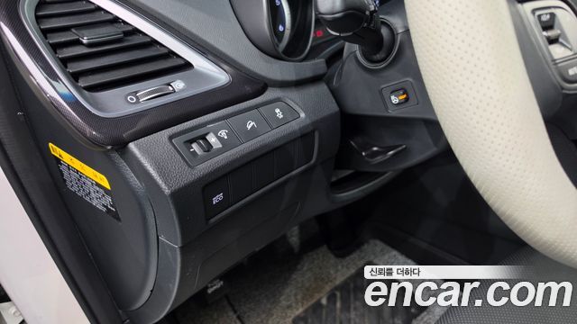 Hyundai Santa Fe (DM) Diesel(e-VGT) 2.0 2WD Premium 2015 — фото 18