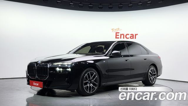 BMW 7 Series (G70) 740i xDrive M Sport