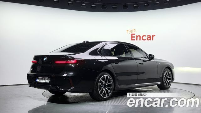 BMW 7 Series (G70) 740i xDrive M Sport 2024 — фото 2