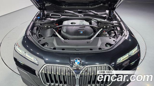 BMW 7 Series (G70) 740i xDrive M Sport 2024 — фото 6