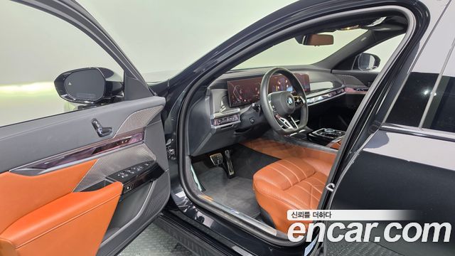 BMW 7 Series (G70) 740i xDrive M Sport 2024 — фото 10