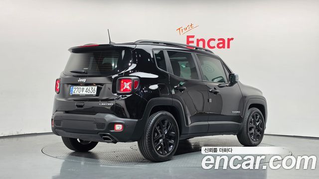 Jeep Renegade 1.3 Limited 2022 — фото 2
