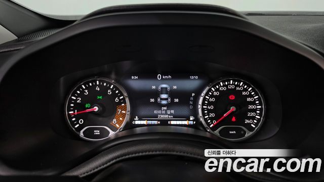 Jeep Renegade 1.3 Limited 2022 — фото 8