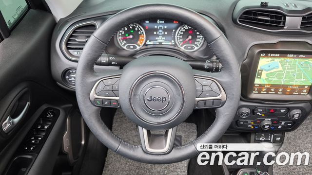 Jeep Renegade 1.3 Limited 2022 — фото 13