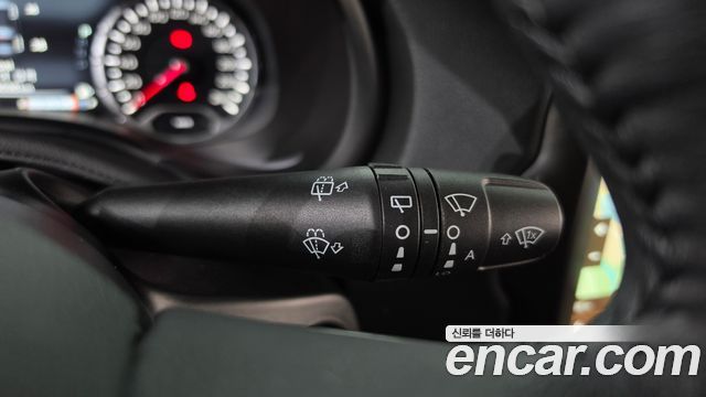 Jeep Renegade 1.3 Limited 2022 — фото 29
