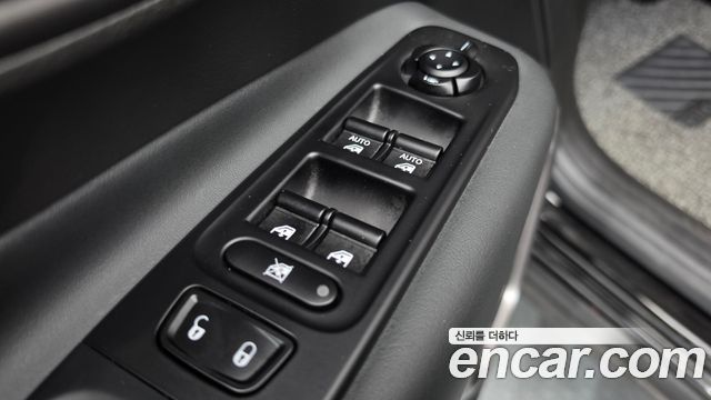 Jeep Renegade 1.3 Limited 2022 — фото 30