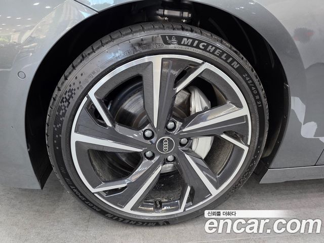 Audi A6 e-tron Performance S line 2025 — фото 5