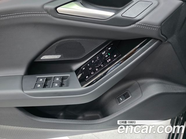 Audi A6 e-tron Performance S line 2025 — фото 17
