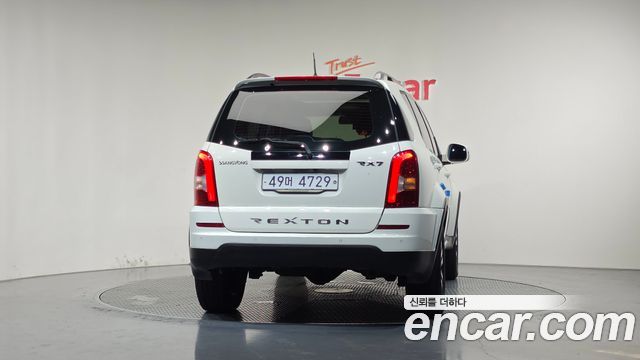 KG Mobility (SsangYong) Rexton W 2.0 4WD RX7 Luxury 2014 — фото 4