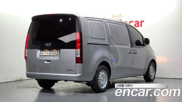 Hyundai Staria Cargo 3-Seater Smart 2023 — фото 2