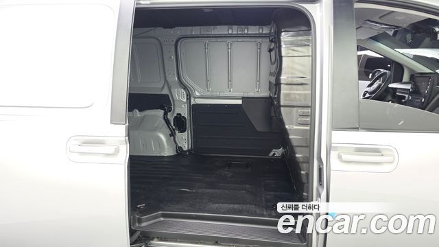 Hyundai Staria Cargo 3-Seater Smart 2023 — фото 11