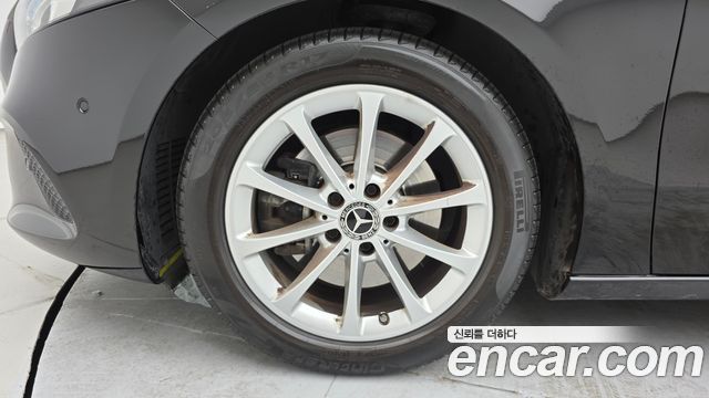 Mercedes-Benz A-Class (W177) A220 Hatchback 2020 — фото 5