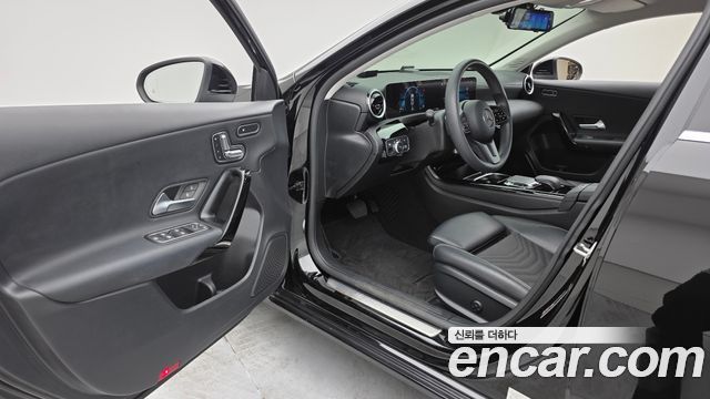 Mercedes-Benz A-Class (W177) A220 Hatchback 2020 — фото 10