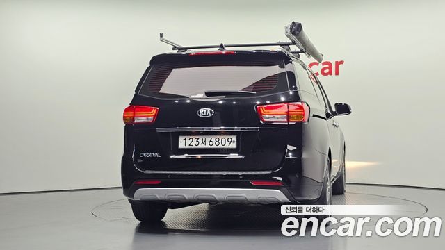 Kia Carnival 9-seater Luxury 2017 — фото 4