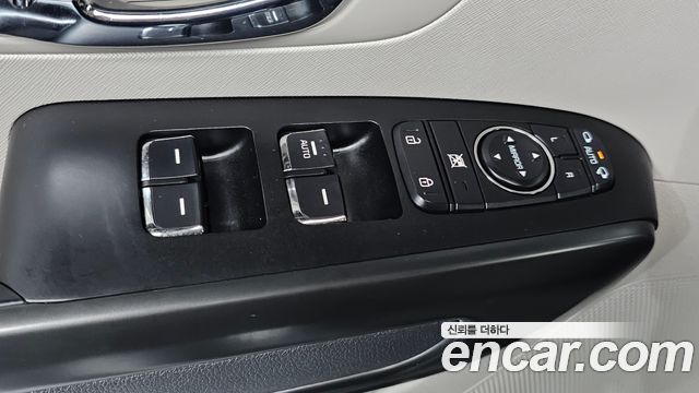 Kia Carnival 9-seater Luxury 2017 — фото 12