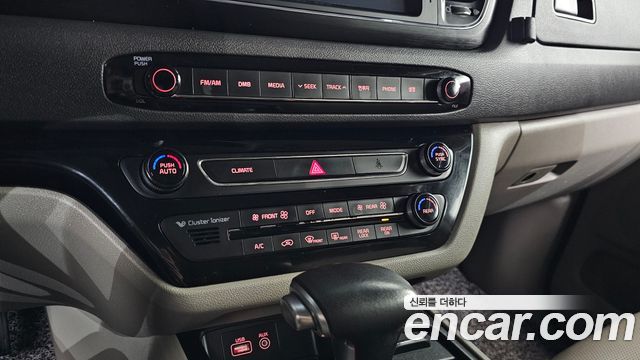 Kia Carnival 9-seater Luxury 2017 — фото 16