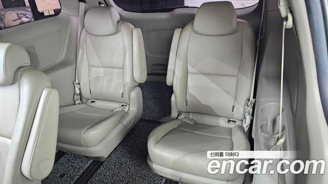 Kia Carnival 9-seater Luxury 2017 — фото 19
