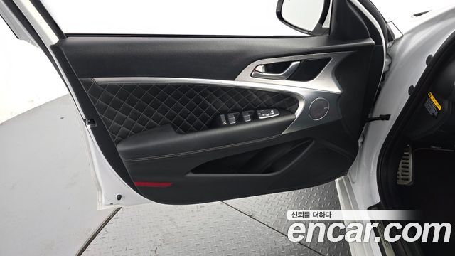 Genesis G70 2.0T Sport Package 2019 — фото 24