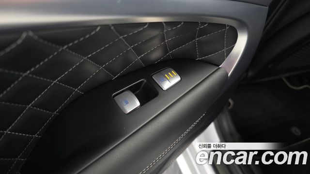 Genesis G70 2.0T Sport Package 2019 — фото 30