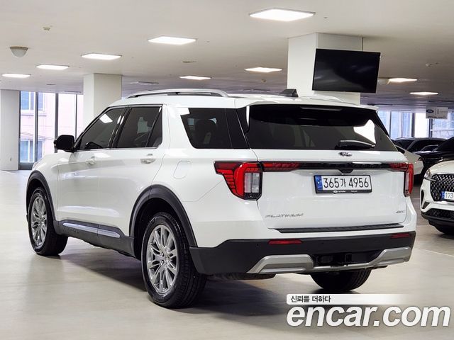 Ford Explorer (VI) 2.3 Platinum 4WD 2025 — фото 2